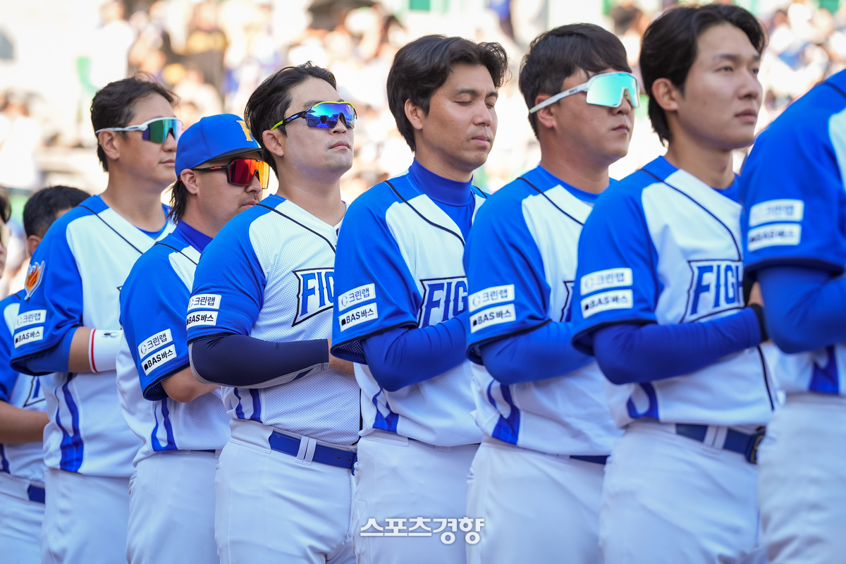 ‘불꽃야구2’ 불꽃 파이터즈가 유신고와의 8번째 직관 매치를 앞두고 있다. 스튜디오C1 제공
