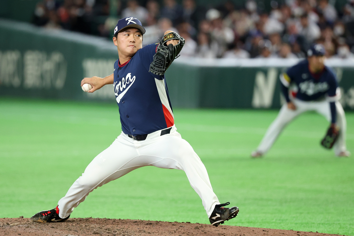 고우석이 지난 3월 WBC 일본전 투구하고 있다. 게티이미지